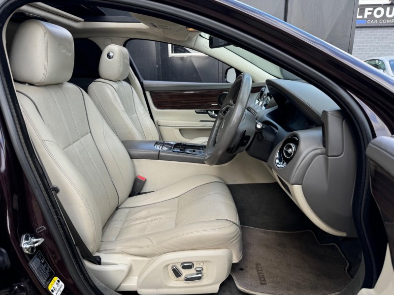 JAGUAR XJ