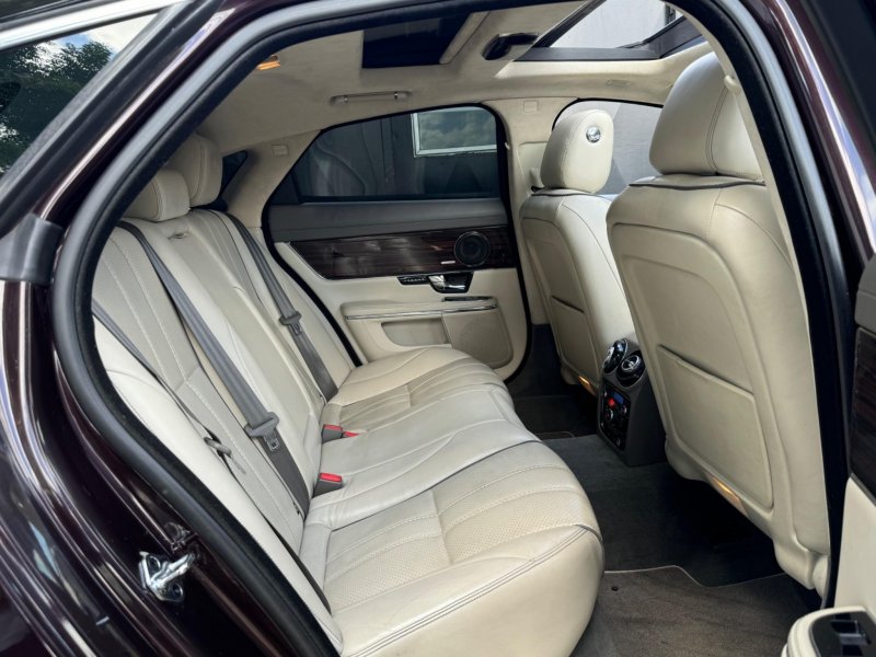 JAGUAR XJ