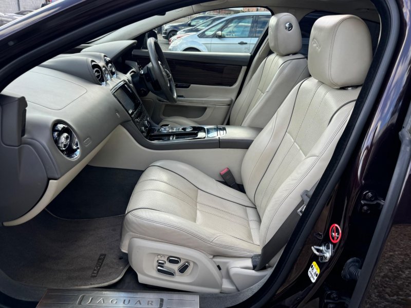 JAGUAR XJ