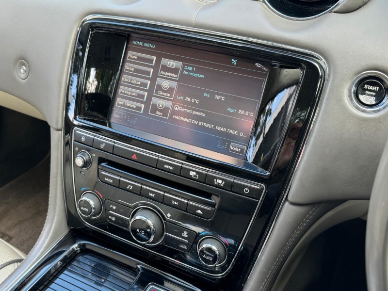 JAGUAR XJ