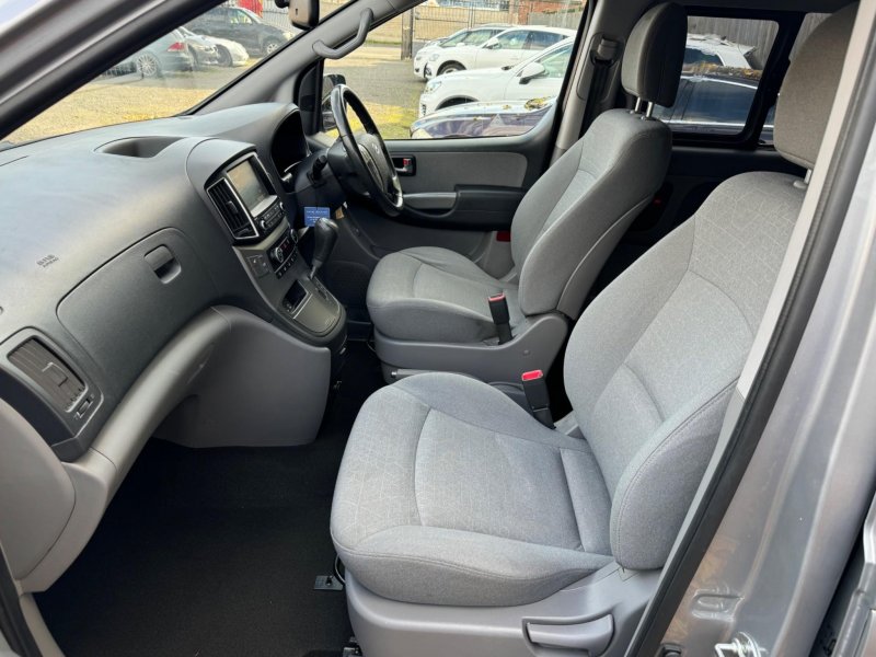 HYUNDAI I800