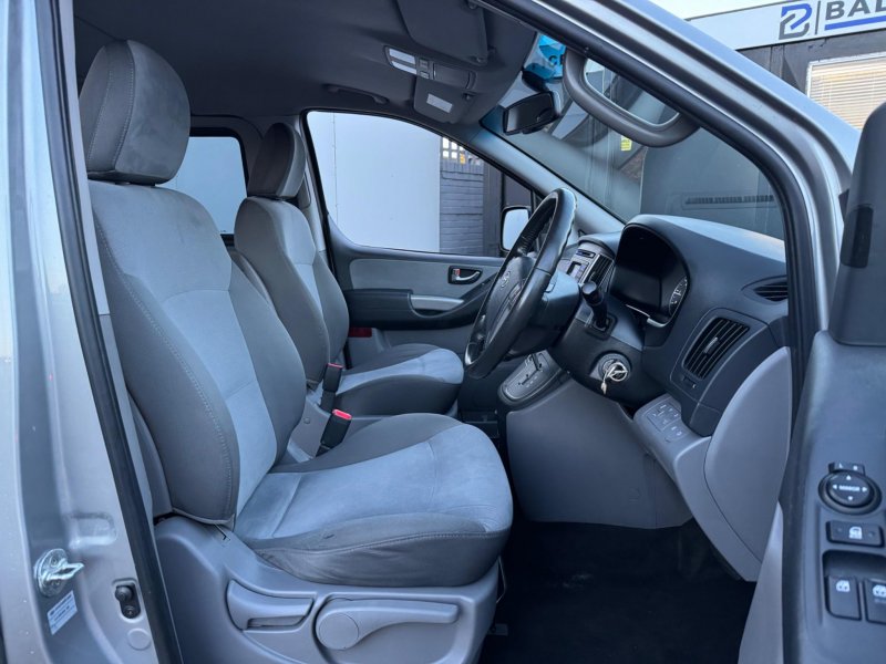 HYUNDAI I800