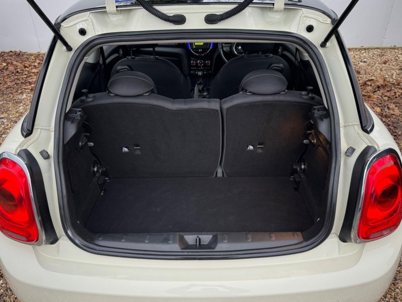 MINI HATCH